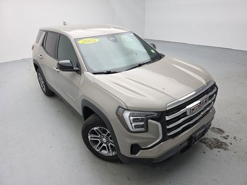Used 2025 GMC Terrain Elevation AWD/4WD image 2