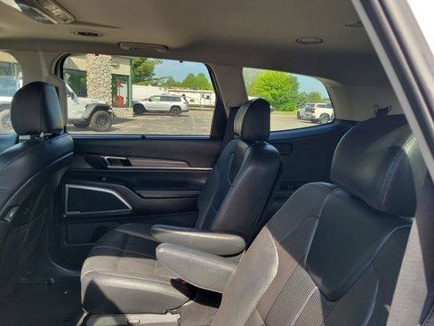 Used 2020 Kia Telluride EX w/ EX Premium Package AWD/4WD image 13