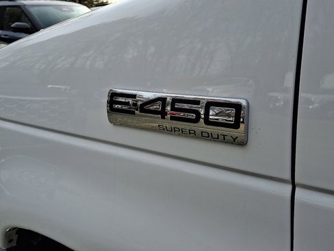 New 2026 Ford E-450 and Econoline 450 Super Duty w/ Power Equipment Group image 10