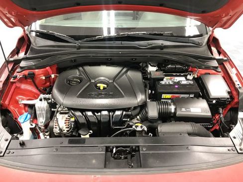 Used 2020 Hyundai Elantra GT FWD image 45