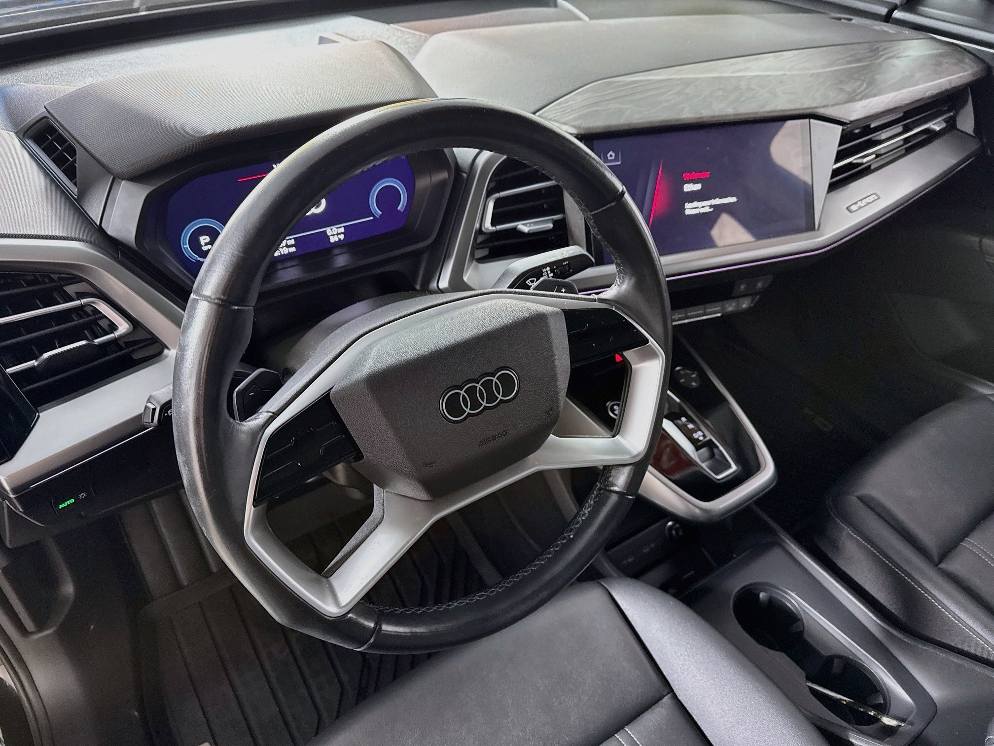 Used 2024 Audi Q4 e-tron Premium Plus AWD/4WD image 13