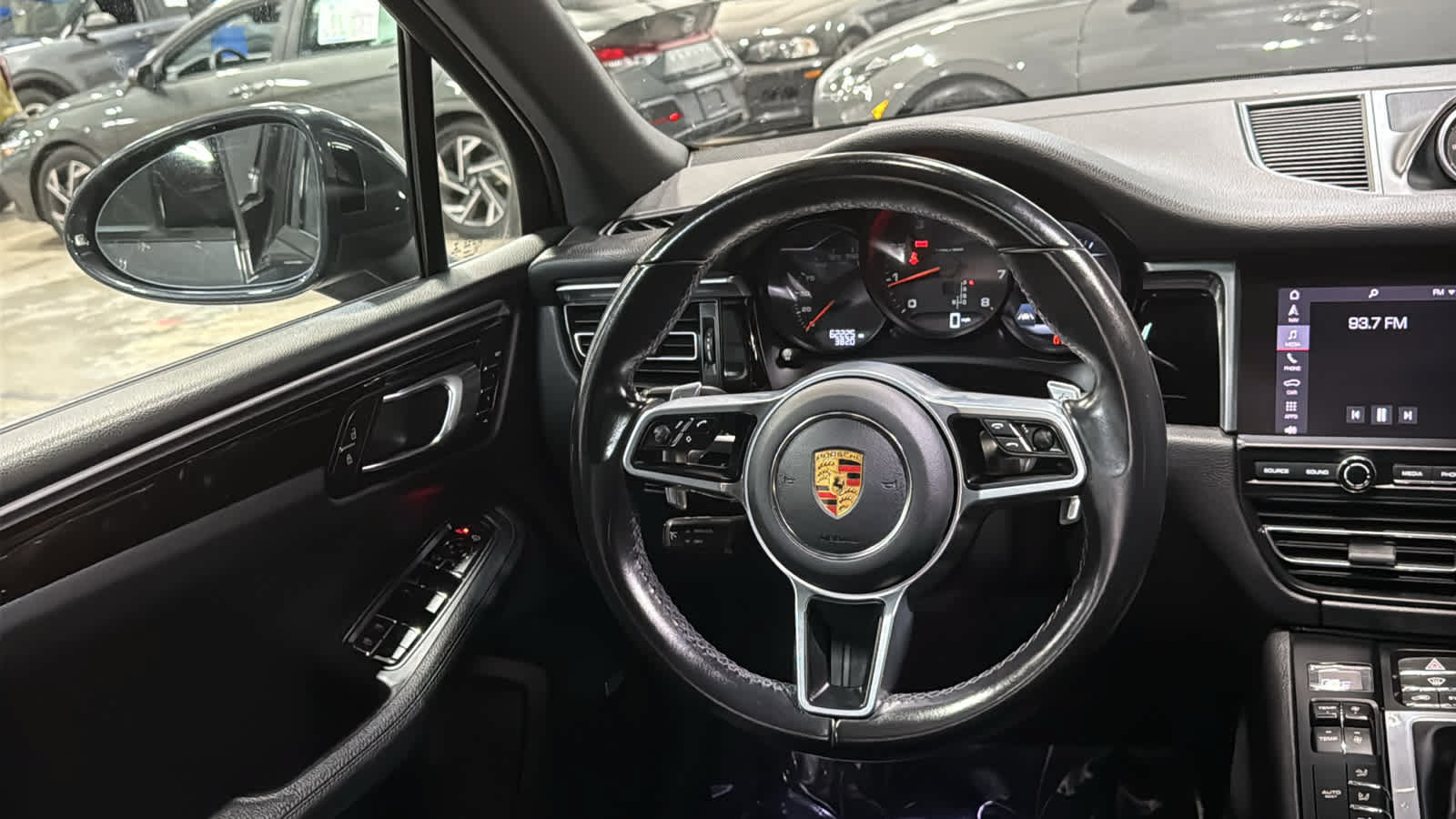 Used 2021 Porsche Macan AWD/4WD image 25
