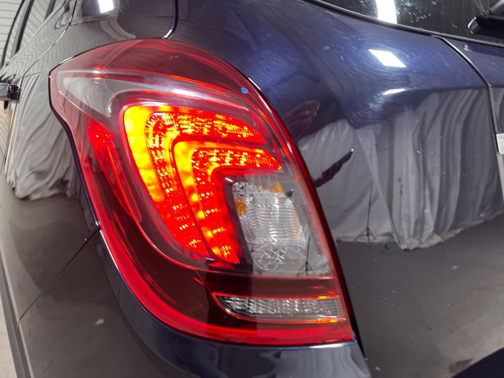 Used 2022 Buick Encore Preferred w/ Safety Package AWD/4WD image 31