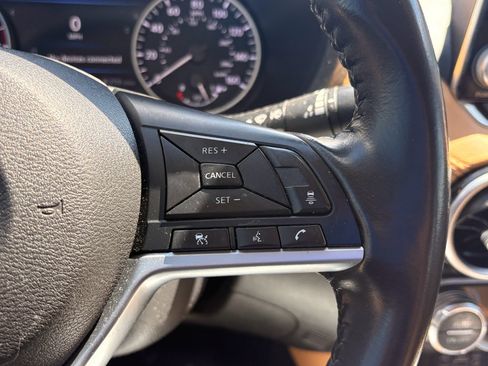 Used 2021 Nissan Sentra SV w/ SV Premium Package FWD image 19