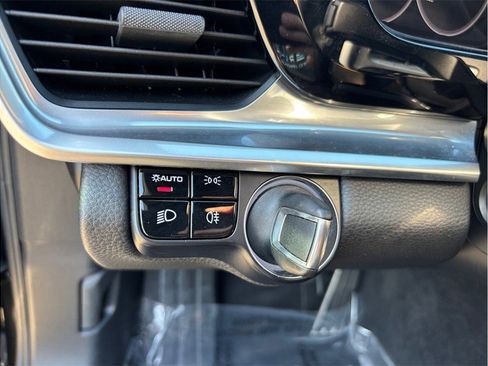 Used 2018 Porsche Panamera 4S image 29