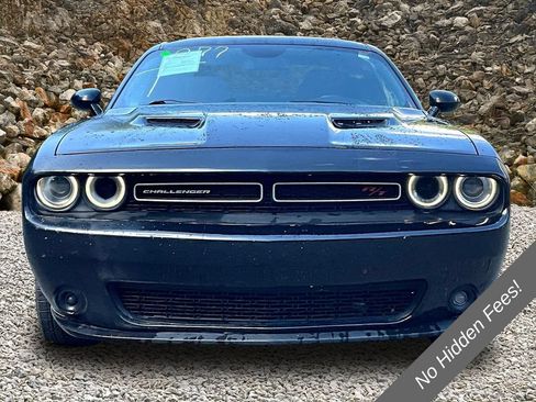 Used 2017 Dodge Challenger R/T RWD image 3