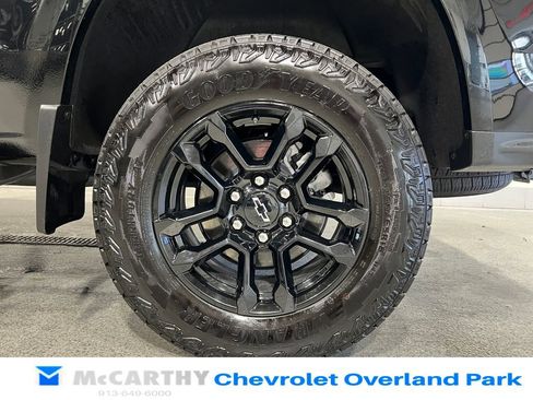 Used 2025 Chevrolet Colorado Z71 w/ Midnight Edition AWD/4WD image 32