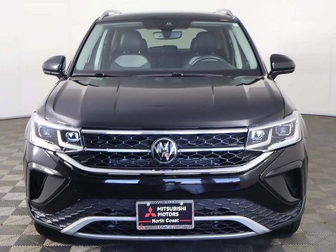 Used 2023 Volkswagen Taos SEL AWD/4WD image 13