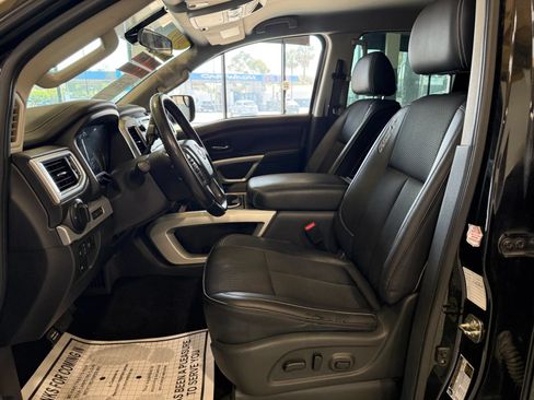 Used 2019 Nissan Titan PRO-4X AWD/4WD image 9