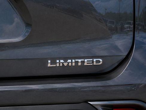 Used 2022 Toyota Highlander Limited AWD/4WD image 8