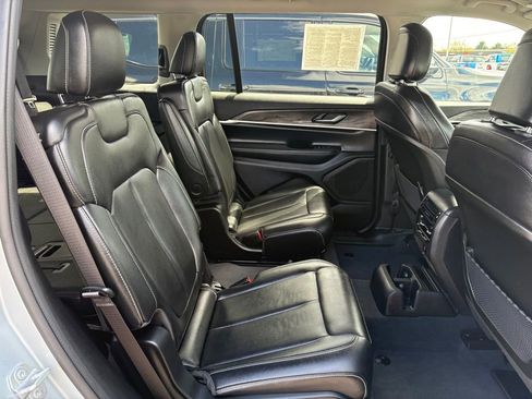 Certified 2023 Jeep Grand Cherokee L Limited AWD/4WD image 16