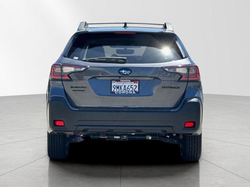 Used 2024 Subaru Outback Premium AWD/4WD image 4