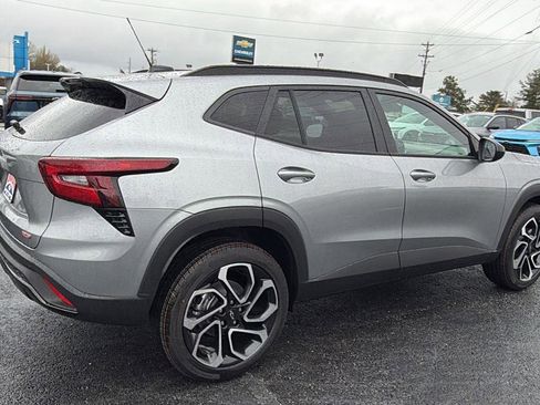 New 2026 Chevrolet Trax RS w/ Sunroof Package FWD image 5
