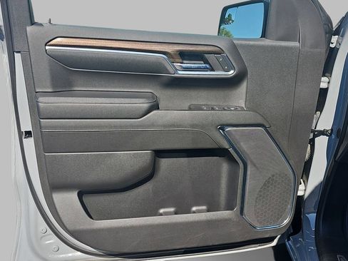 Used 2024 Chevrolet Silverado 1500 LT AWD/4WD image 32