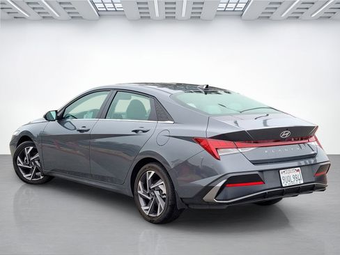 Certified 2025 Hyundai Elantra Limited image 13