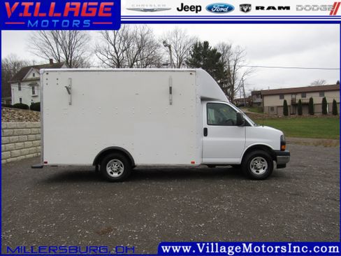 Used 2022 Chevrolet Express 3500 w/ Power Convenience Package image 4