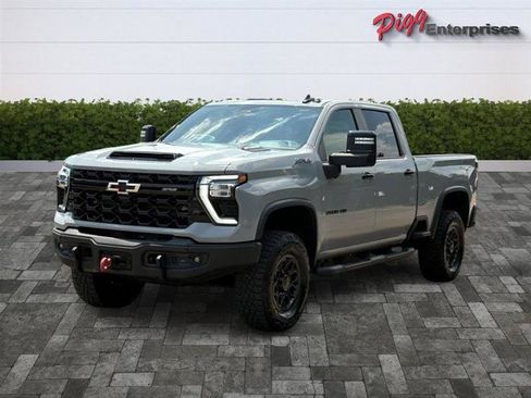 Used 2024 Chevrolet Silverado 2500 ZR2 w/ ZR2 Bison Edition AWD/4WD image 4