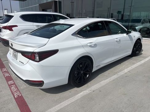 Used 2022 Lexus ES 300h F Sport w/ Accessory Package 2 image 10