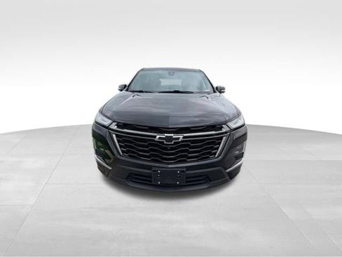 Used 2022 Chevrolet Traverse Premier w/ LPO, Black Accent Package AWD/4WD image 2