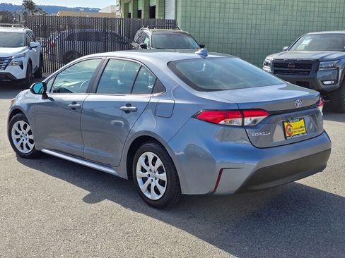 Used 2024 Toyota Corolla LE image 3