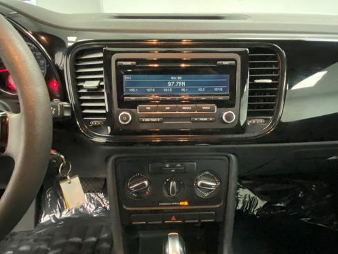 Used 2014 Volkswagen Beetle 1.8T image 26