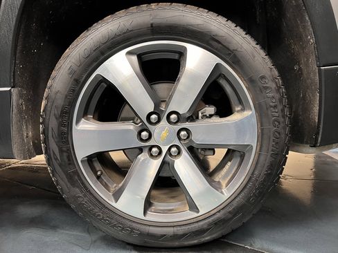 Used 2023 Chevrolet Traverse RS image 15