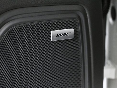 Certified 2025 Porsche Macan AWD image 7