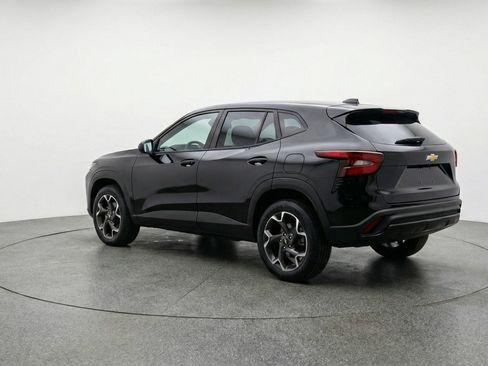 Used 2025 Chevrolet Trax LT image 6