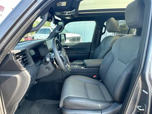 Used 2024 Lexus GX 550 w/ Cold Area Package AWD/4WD image 8