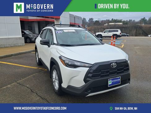 Used 2026 Toyota Corolla Cross LE w/ Moonroof Package image 9