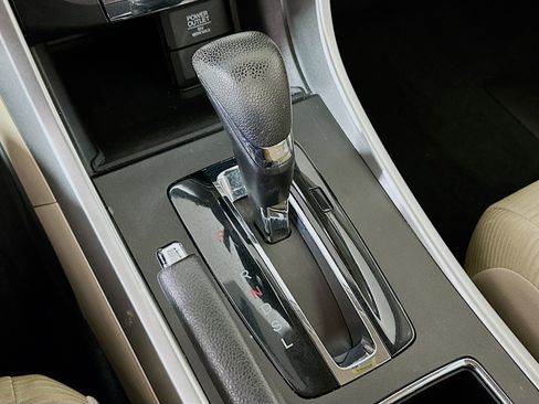 Used 2015 Honda Accord LX image 23