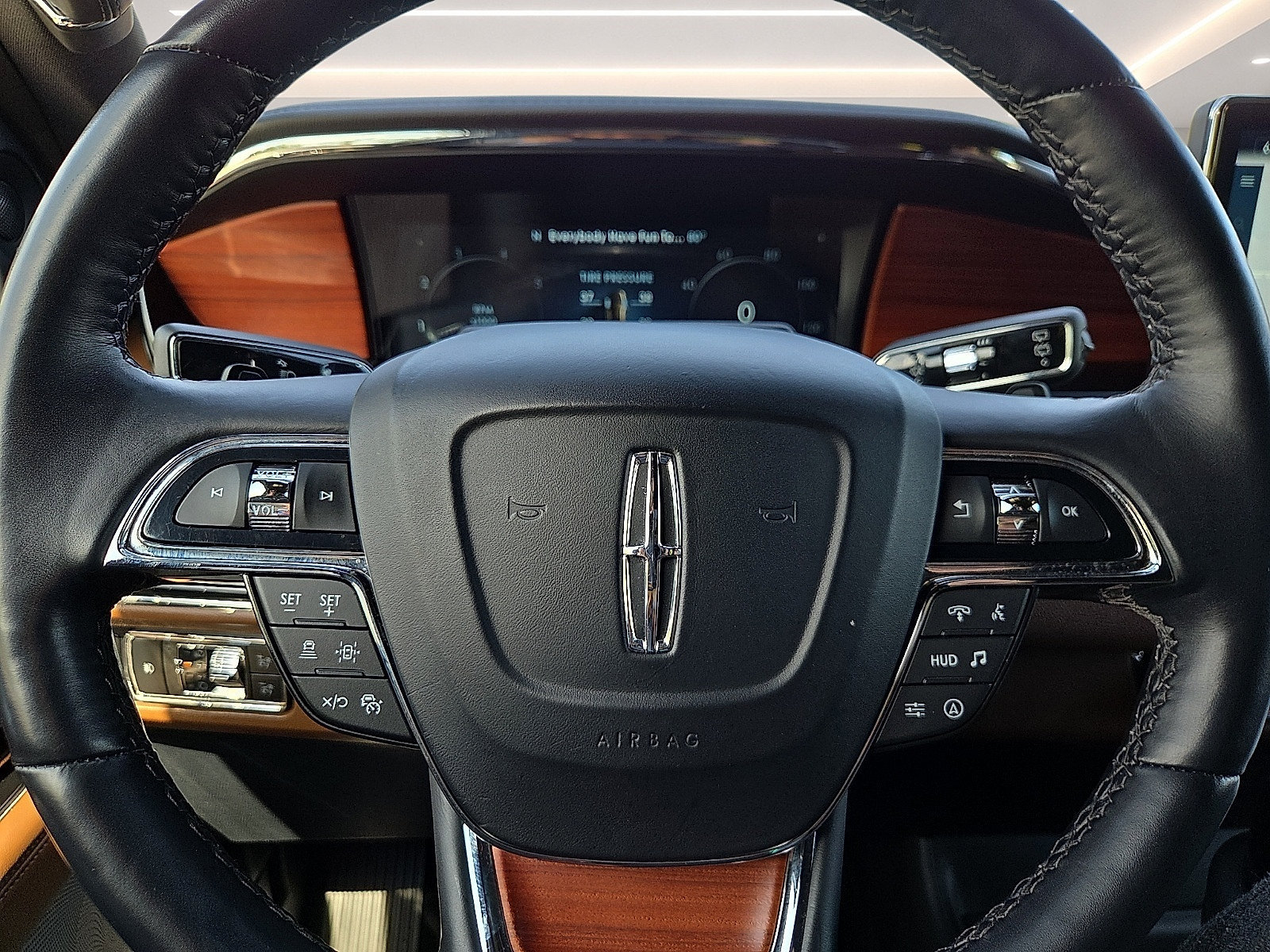 Used 2024 Lincoln Navigator Reserve AWD/4WD image 24