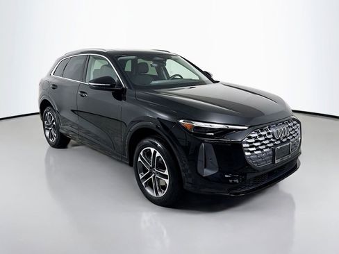 Used 2025 Audi Q5 Premium w/ Convenience Package image 7