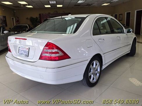 Used 2007 Mercedes-Benz C 350 Sedan image 4