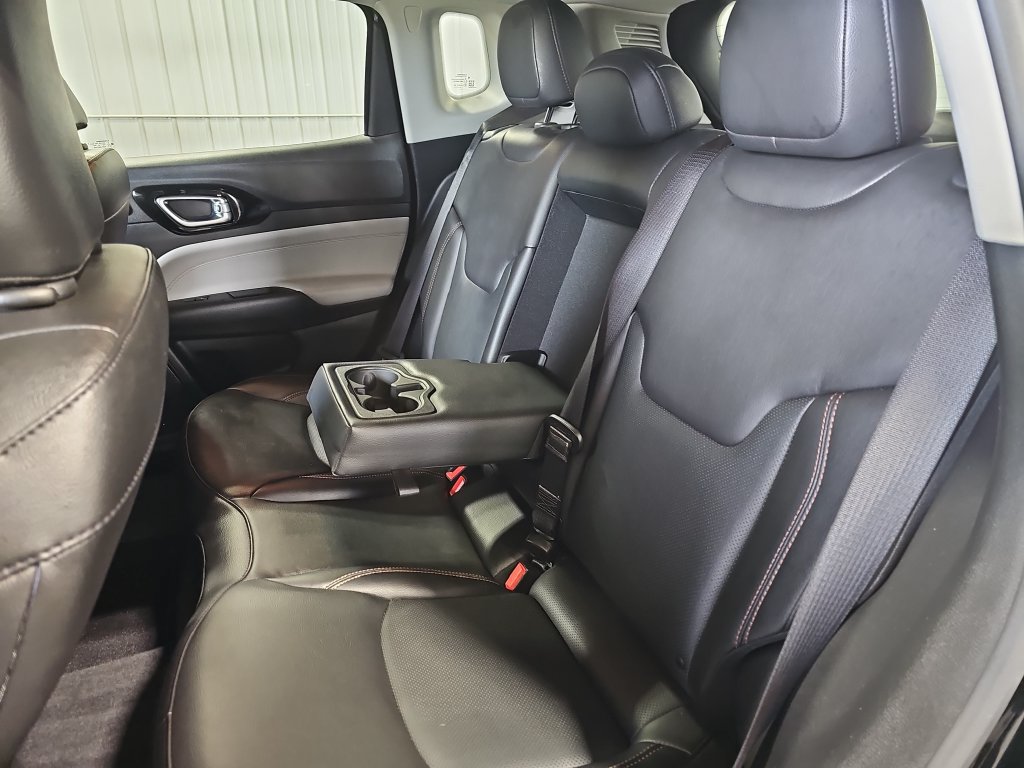 Used 2022 Jeep Compass Limited w/ Sun and Sound Group AWD/4WD image 36