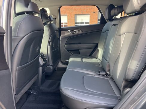 Certified 2024 Kia Sportage EX image 22