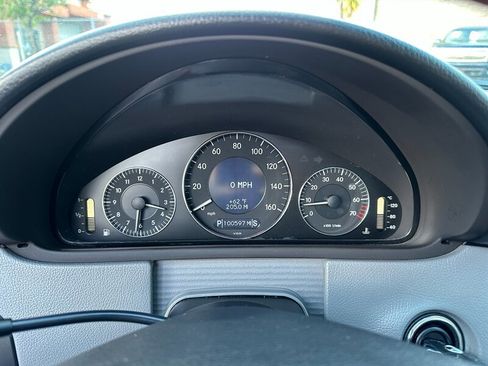 Used 2009 Mercedes-Benz CLK 350 Coupe image 18