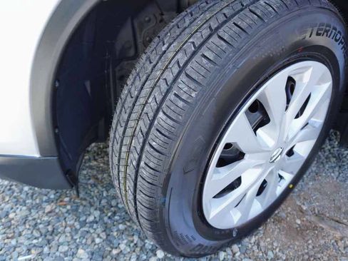 Used 2017 Nissan Rogue S FWD image 17