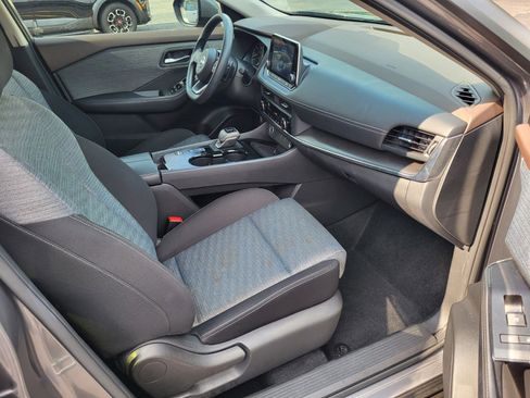 Used 2023 Nissan Rogue SV FWD image 13