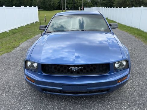 Used 2007 Ford Mustang Premium RWD image 2