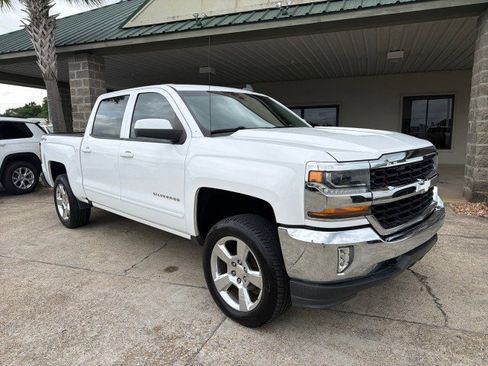 Used 2017 Chevrolet Silverado 1500 LT w/ LT Fleet Convenience Package AWD/4WD image 3