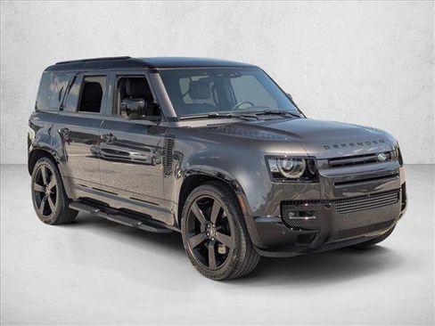 Used 2025 Land Rover Defender 110 X-Dynamic SE AWD/4WD image 3