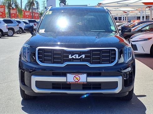 Used 2025 Kia Telluride S FWD image 2