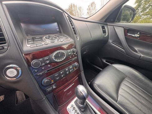 Used 2015 INFINITI QX50 AWD image 25