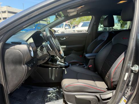 Used 2022 Kia Forte GT w/ GT Technology Package FWD image 9