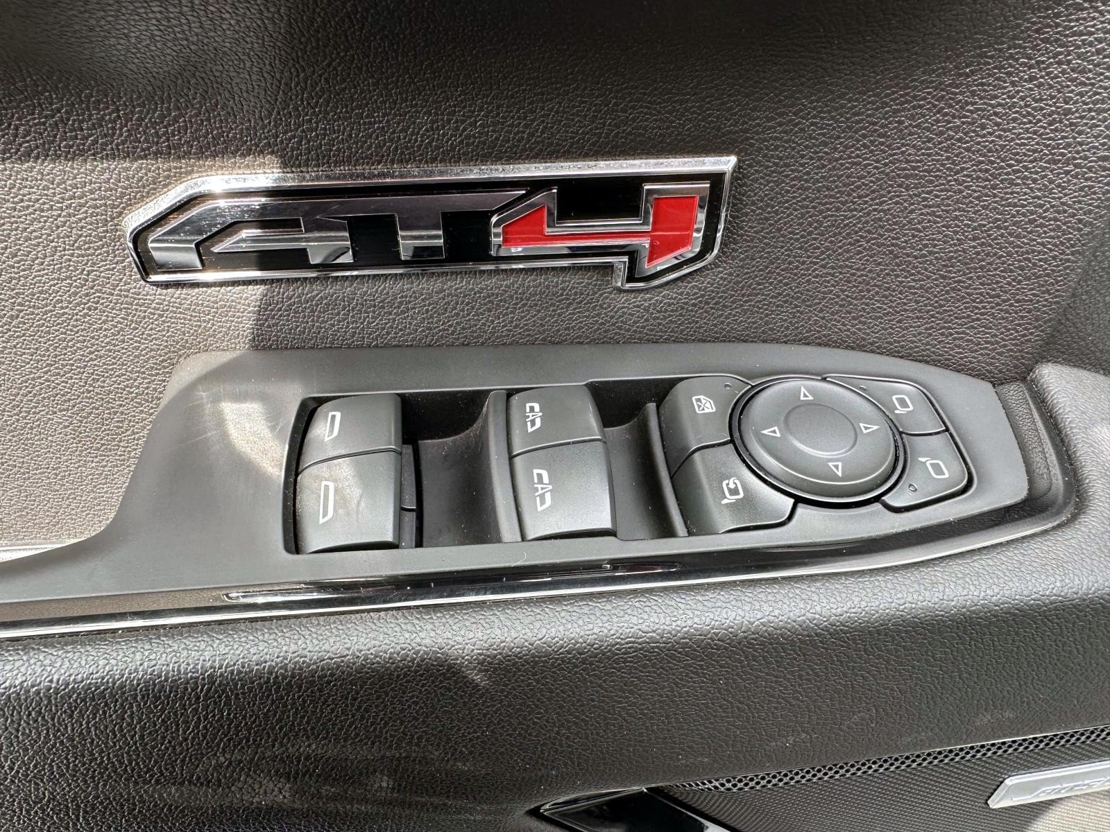 Used 2023 GMC Sierra 1500 AT4 w/ AT4 Premium Package AWD/4WD image 8