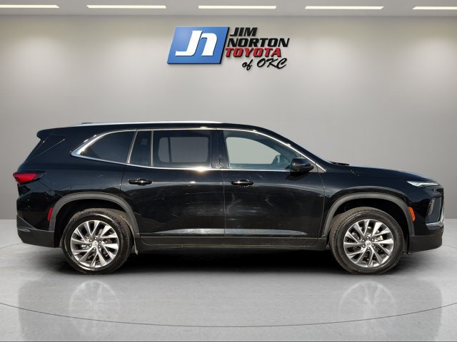 Used 2025 Buick Enclave Preferred FWD image 4