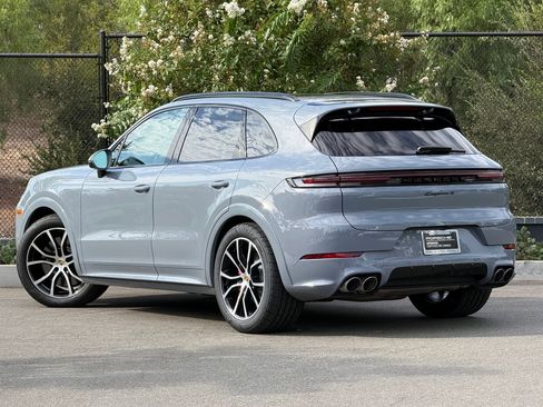 Certified 2024 Porsche Cayenne S AWD/4WD image 3