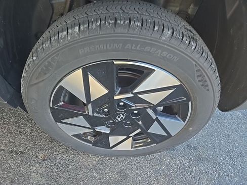 Used 2025 Hyundai Kona SEL AWD/4WD image 9