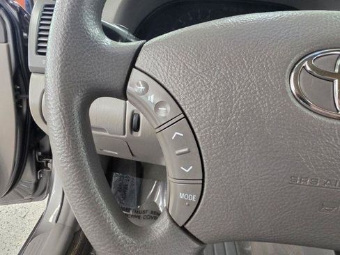 Used 2005 Toyota Camry FWD image 11